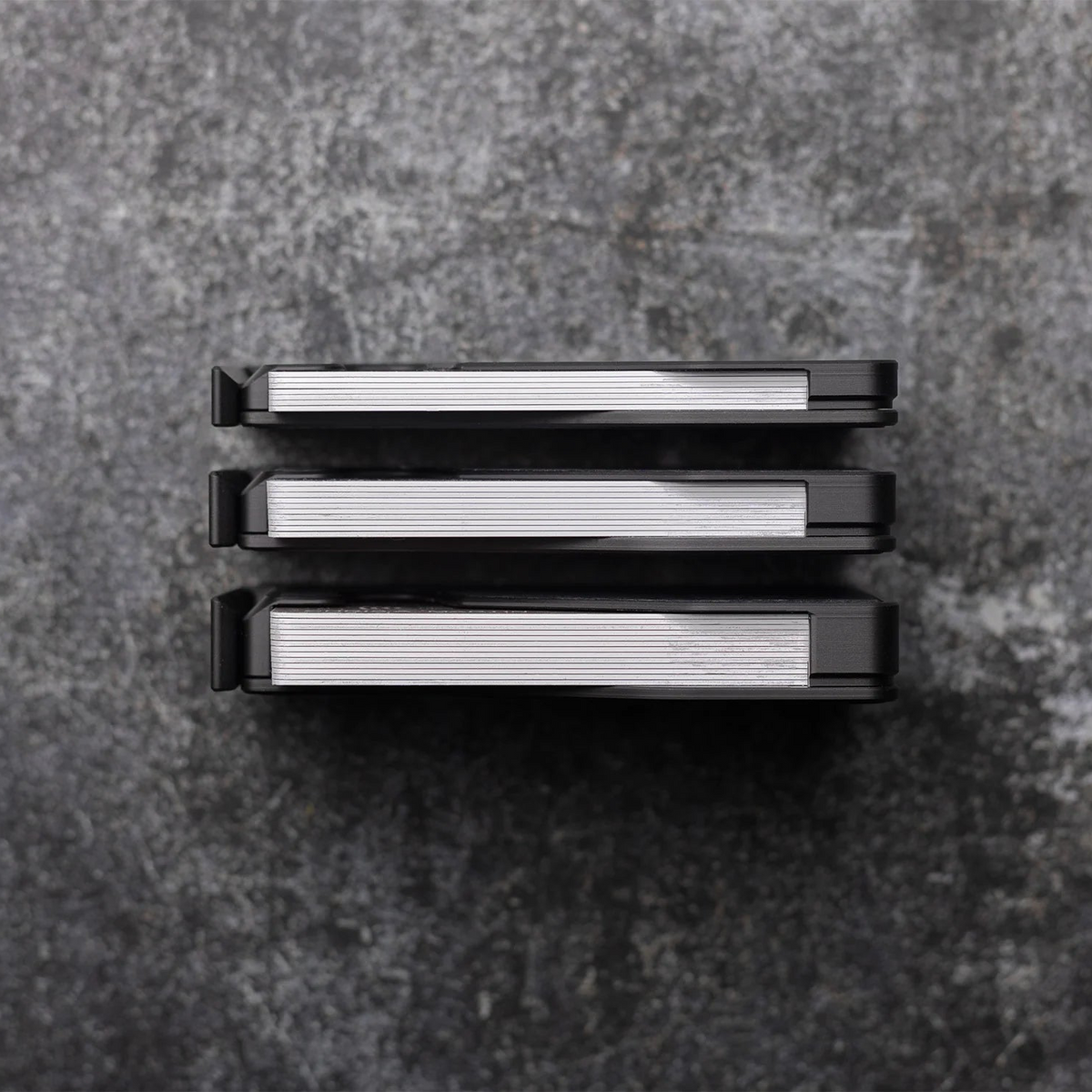 FANTOM M - Carbon Fiber Extra Slim Magsafe Wallet (4-7) Cards