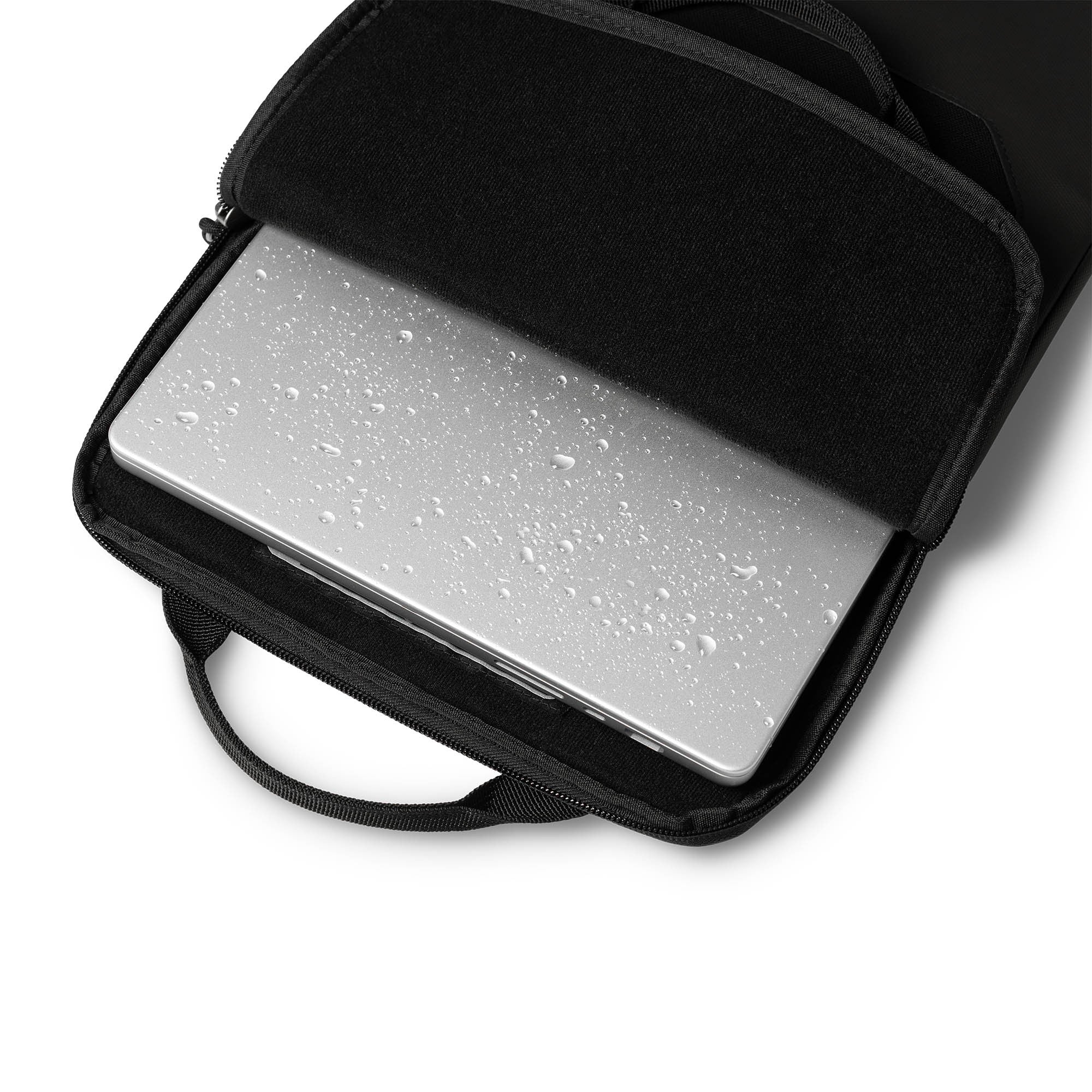 UAG Dryout 16inch Ultimate Laptop Sleeve - Black - 15-15684
